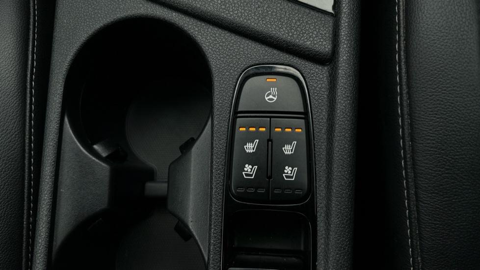 Heated Steering Wheel /Heated Seats /cooled seats 