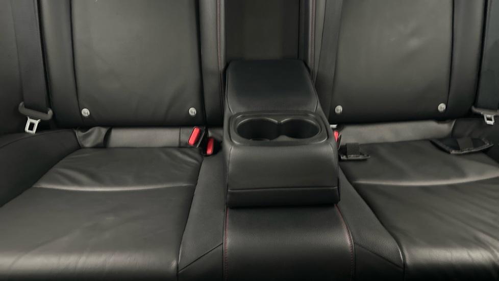 Rear Armrest/ Cup Holder