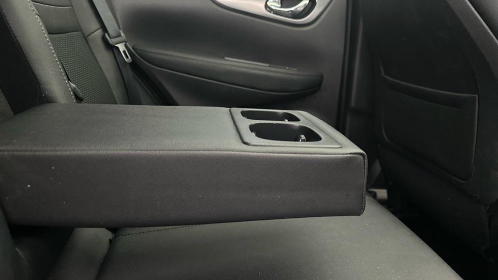 Rear Armrest/ Cup Holder