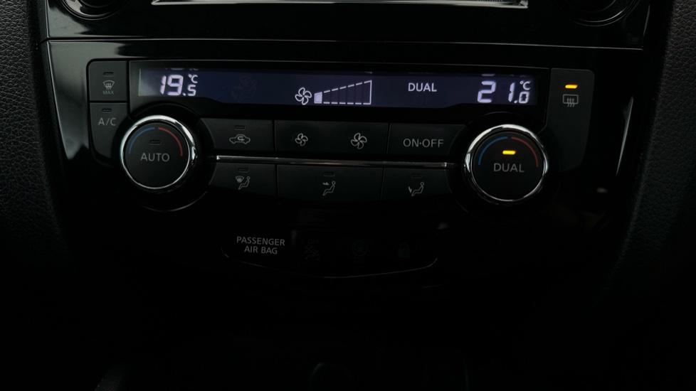 Air Conditioning /Dual Climate Control 