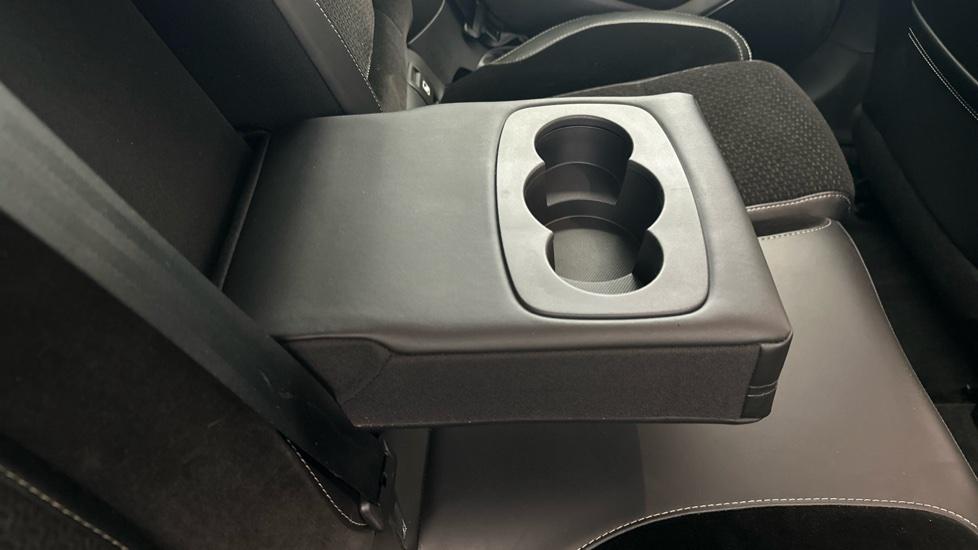 Rear Armrest/ Cup Holder