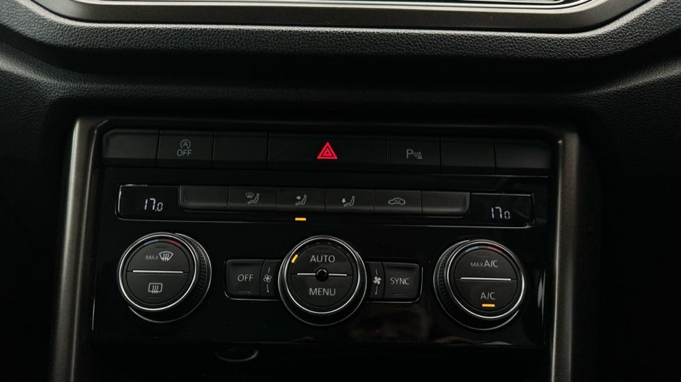 Air Conditioning / Dual Climate Control / Auto Stop/Start 