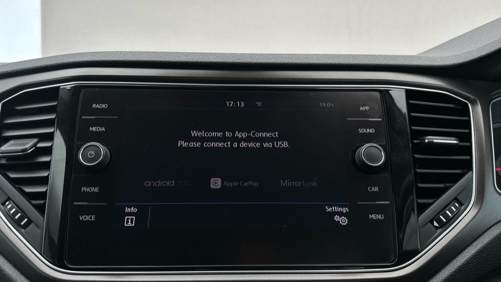 Apple Car Play & Android Auto