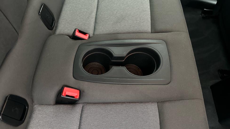 Rear Armrest/ Cup Holder