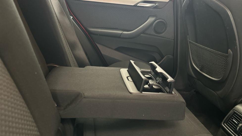 Rear Armrest/ Cup Holder