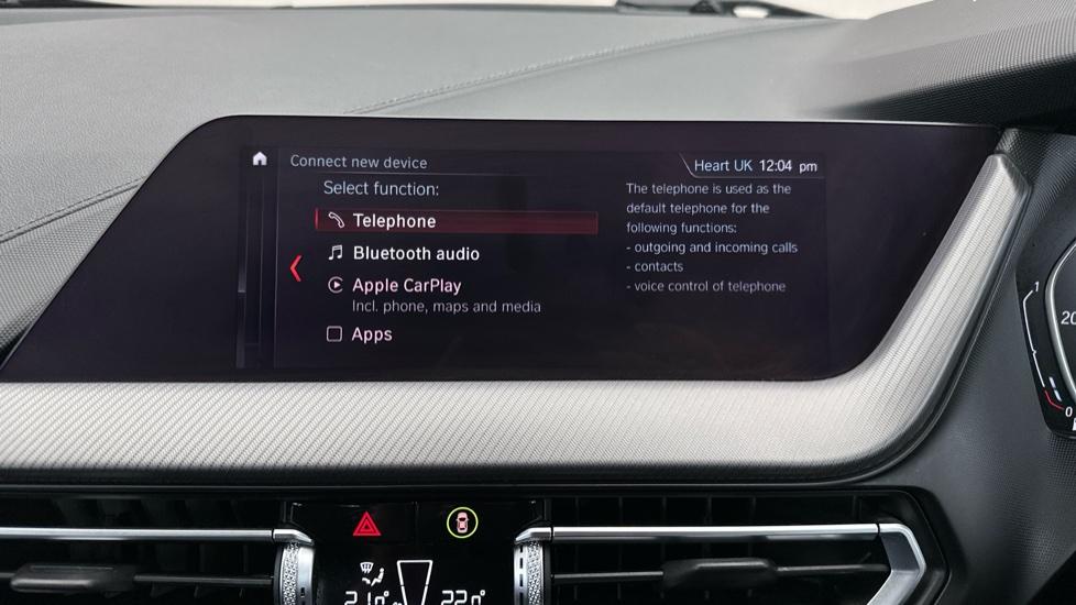 Bluetooth / Apple CarPlay / Android Auto 