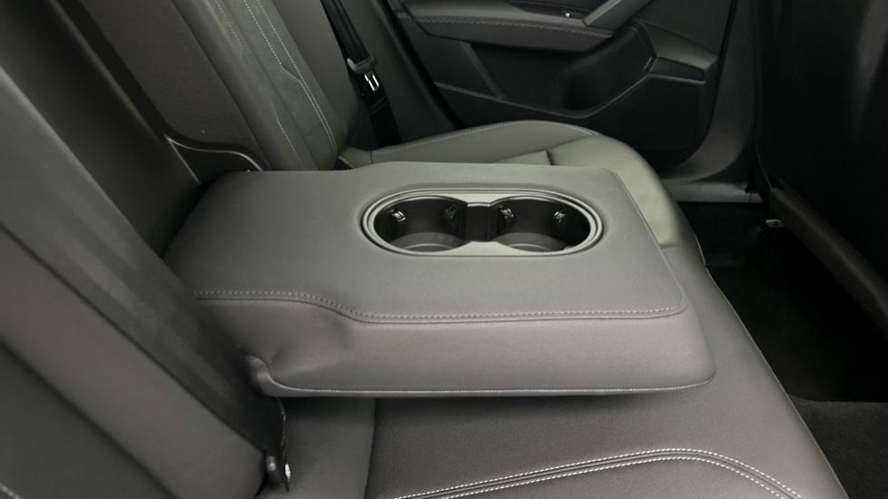 Rear Armrest/ Cup Holder