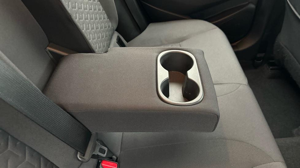 Rear Armrest/ Cup Holder