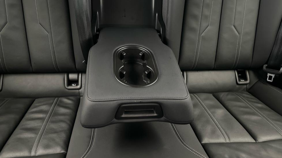 Rear Armrest/ Cup Holder