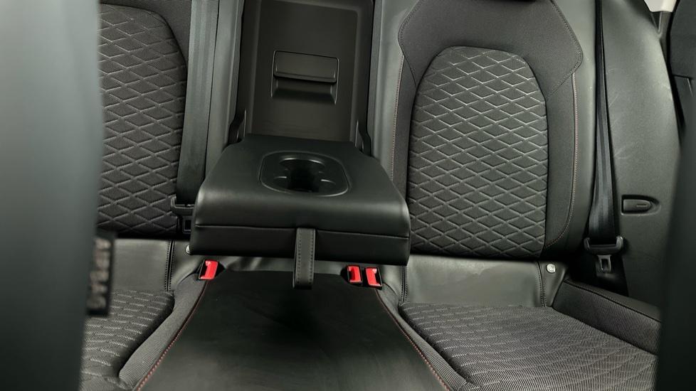 Rear Armrest/ Cup Holder