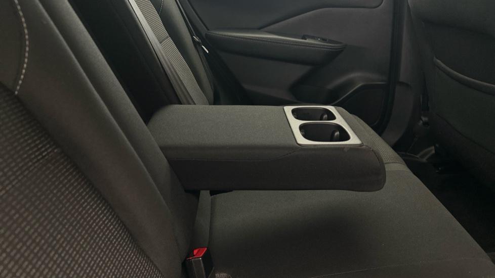 Rear Armrest/ Cup Holder