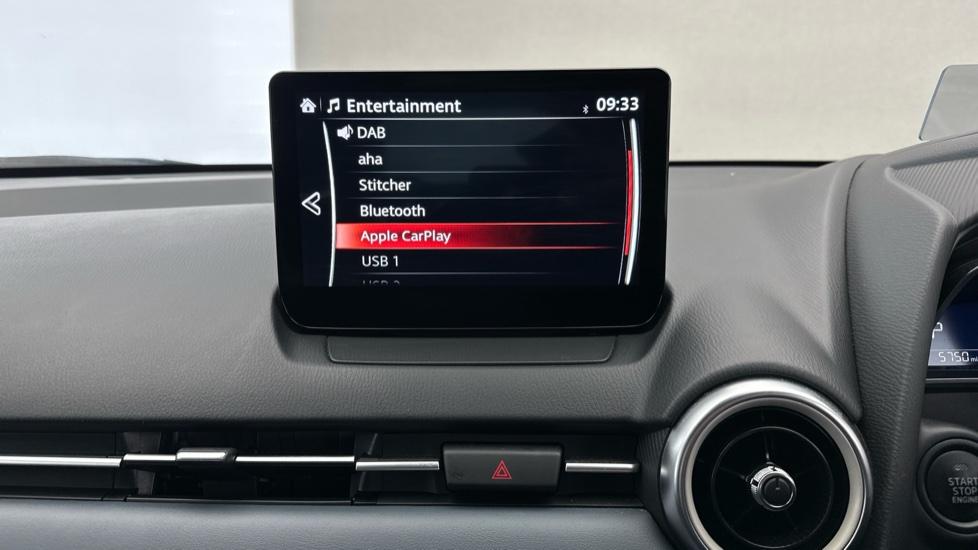 Bluetooth/ Apple CarPlay 