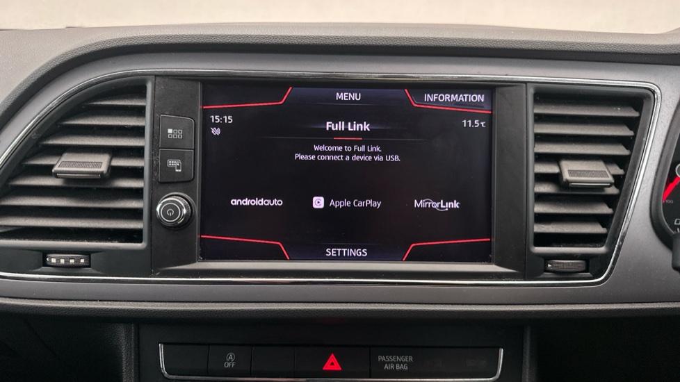 Apple Car Play & Android Auto