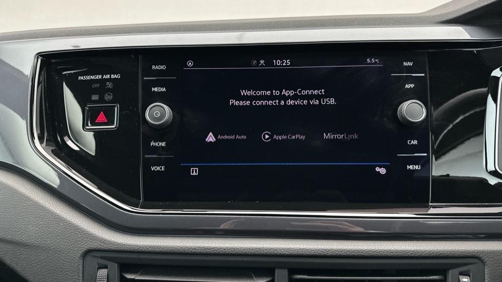 Apple Car Play & Android Auto