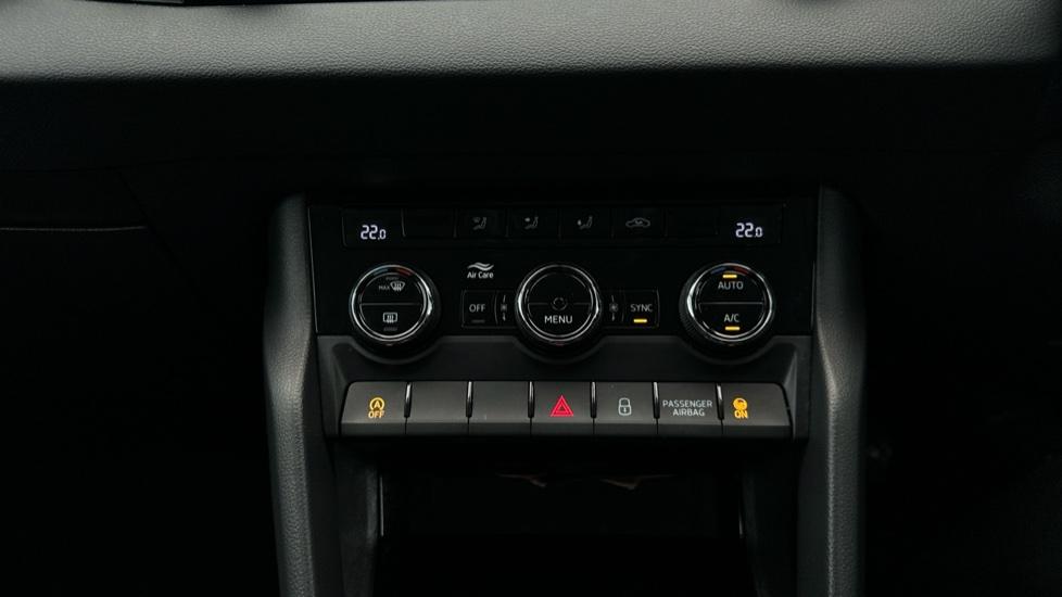 Air Conditioning /Dual Climate Control /Auto Stop/Start 