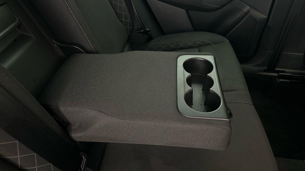 Rear Armrest/ Cup Holder