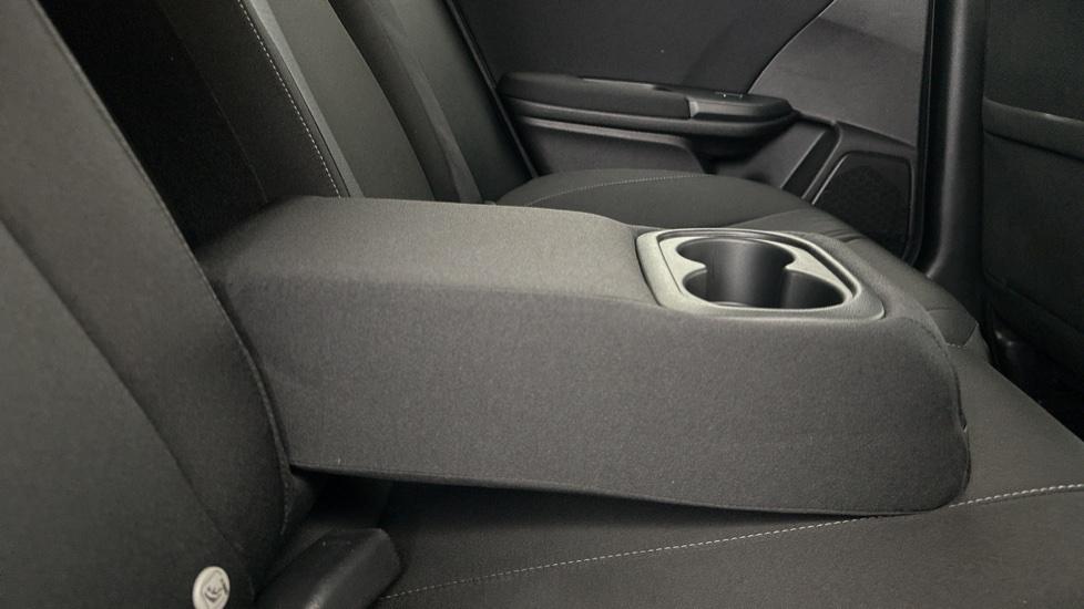 Rear Armrest/ Cup Holder