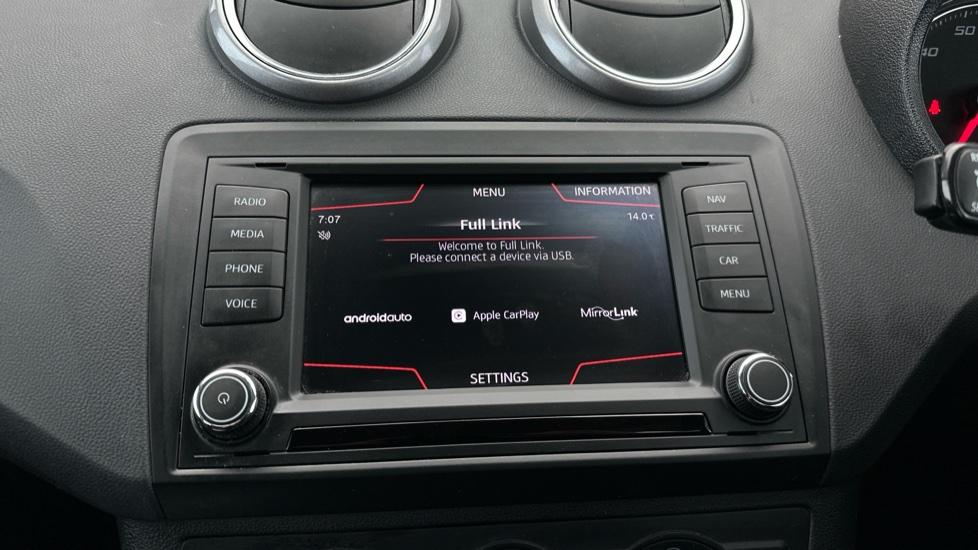 Apple Car Play & Android Auto