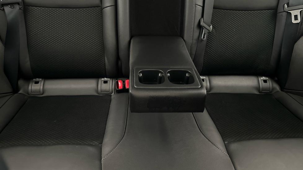 Rear Armrest/ Cup Holder