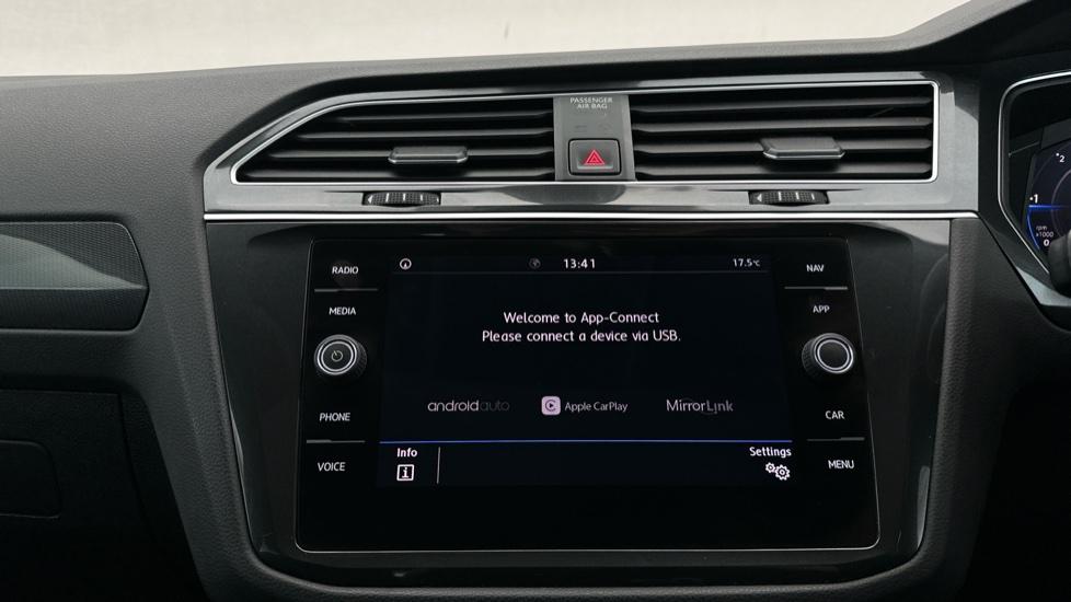 Apple Car Play & Android Auto