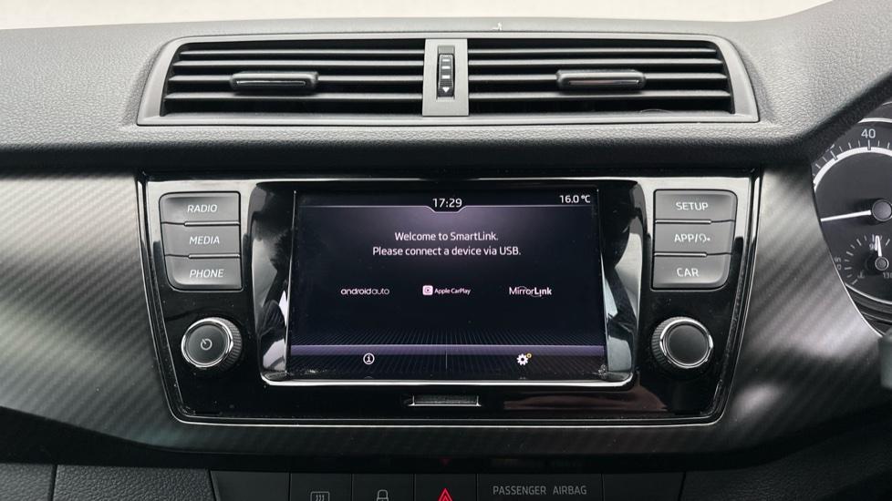 Apple Car Play & Android Auto