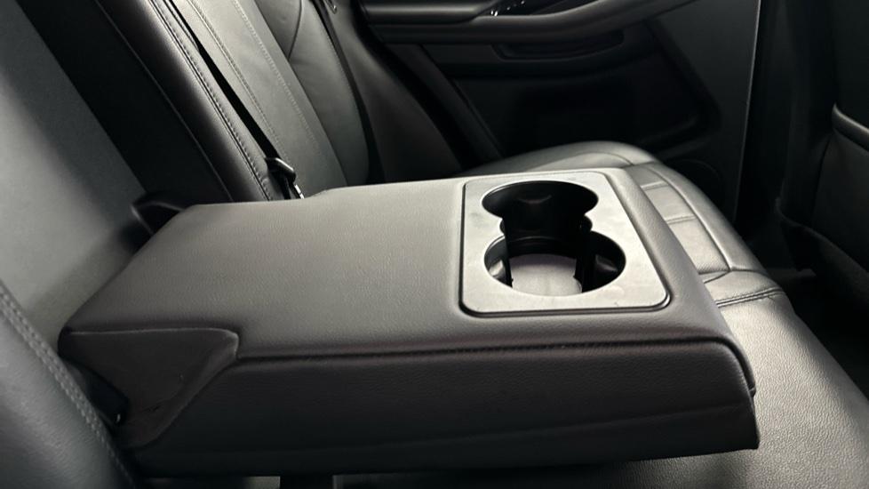 Rear Armrest/ Cup Holder