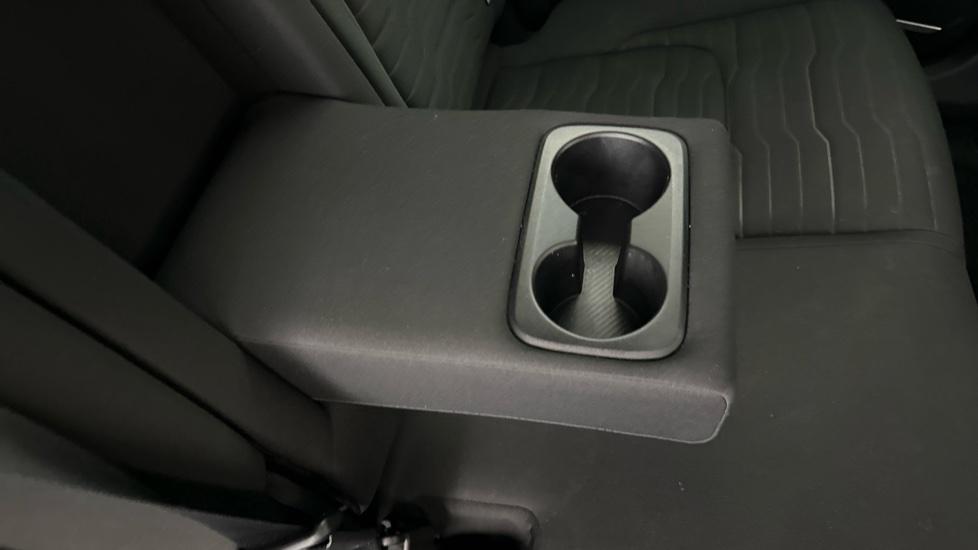 Rear Armrest/ Cup Holder