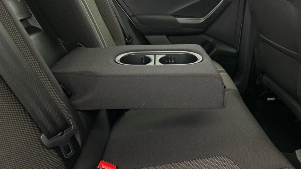 Rear Armrest/ Cup Holder