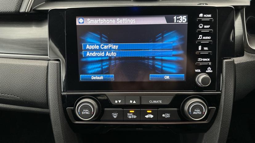 Apple Car Play & Android Auto