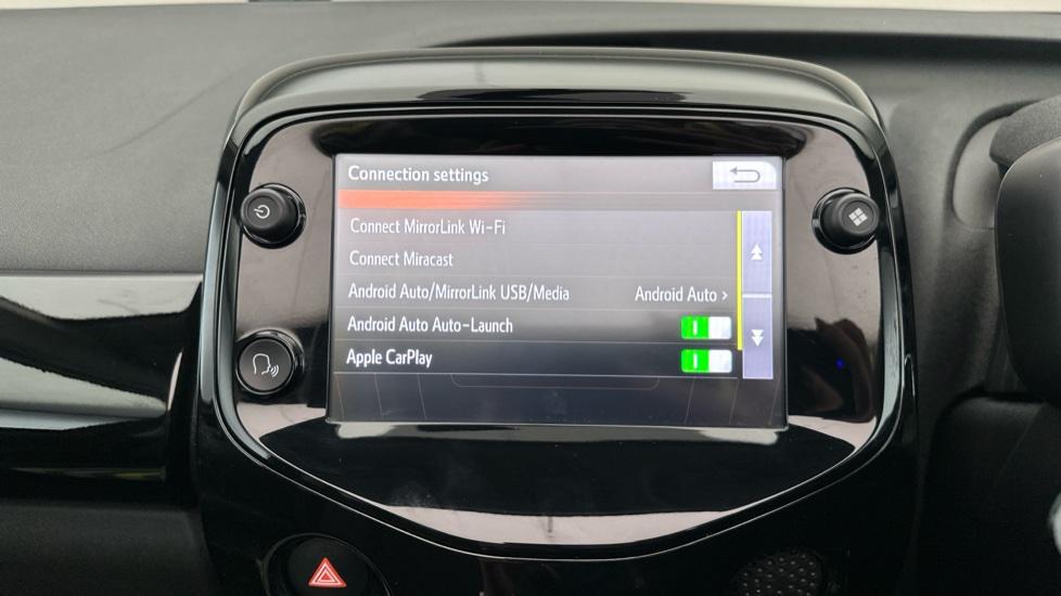 Apple Car Play & Android Auto