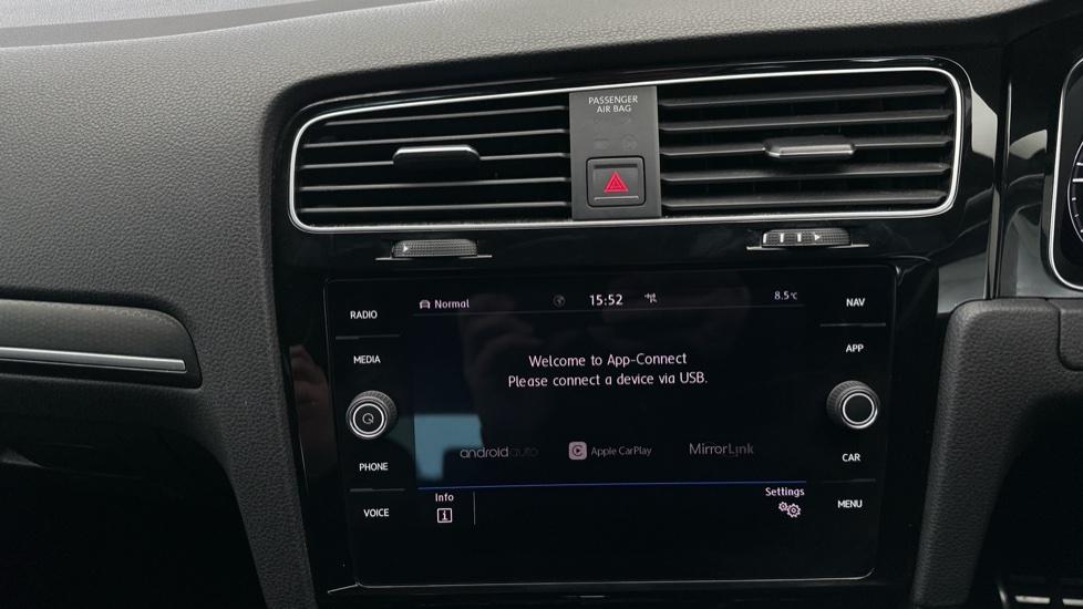 Apple Car Play & Android Auto