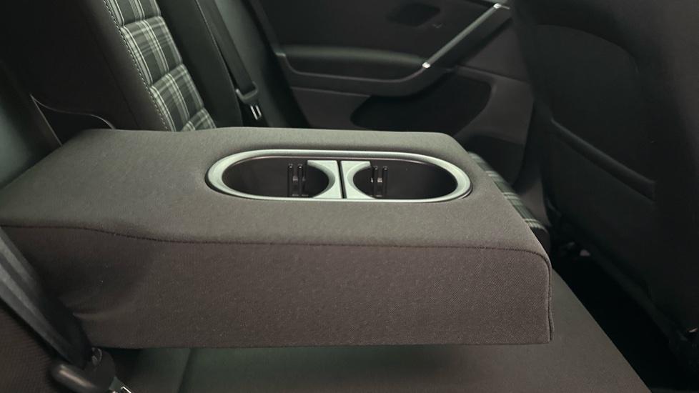 Rear Armrest/ Cup Holder