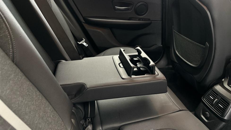 Rear Armrest/ Cup Holder