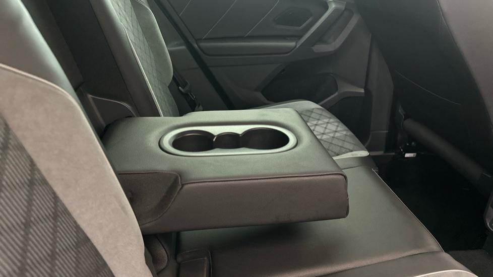 Rear Armrest/ Cup Holder