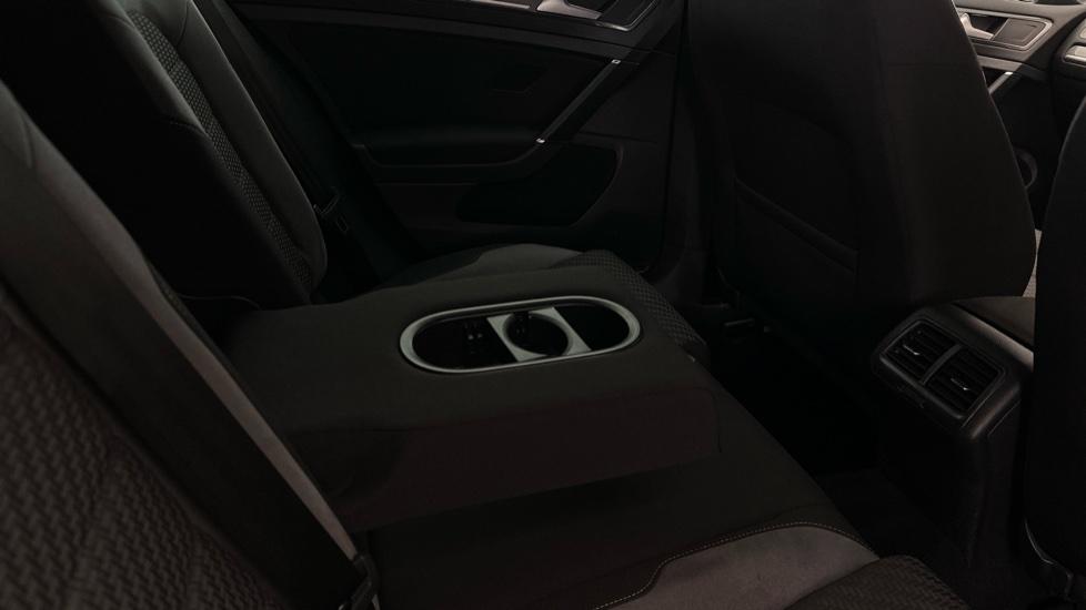 Rear Armrest/ Cup Holder