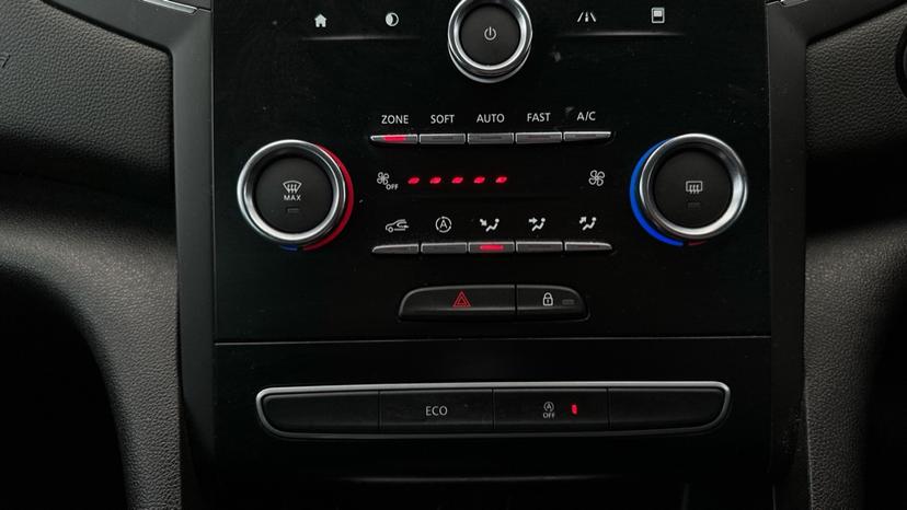 Air Conditioning /Dual Climate Control /Auto Stop/Start 