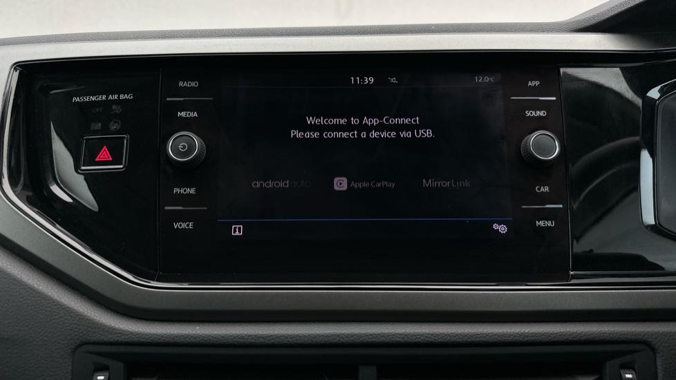 Apple Car Play & Android Auto