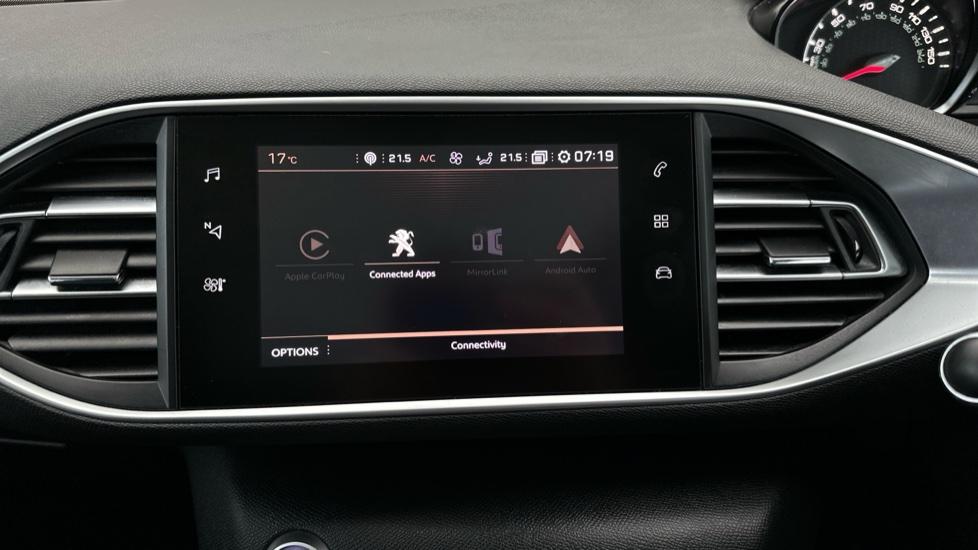 Apple Car Play & Android Auto