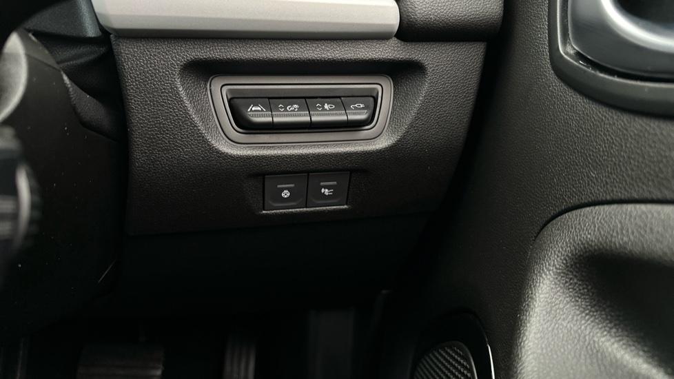 Heated Steering Wheel /Lane Assist 