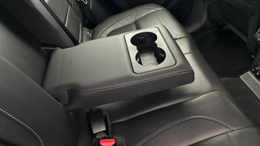 Rear Armrest/ Cup Holder