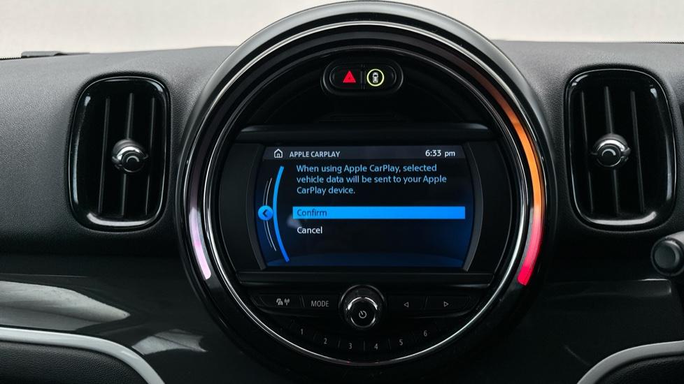 Apple Car Play & Android Auto