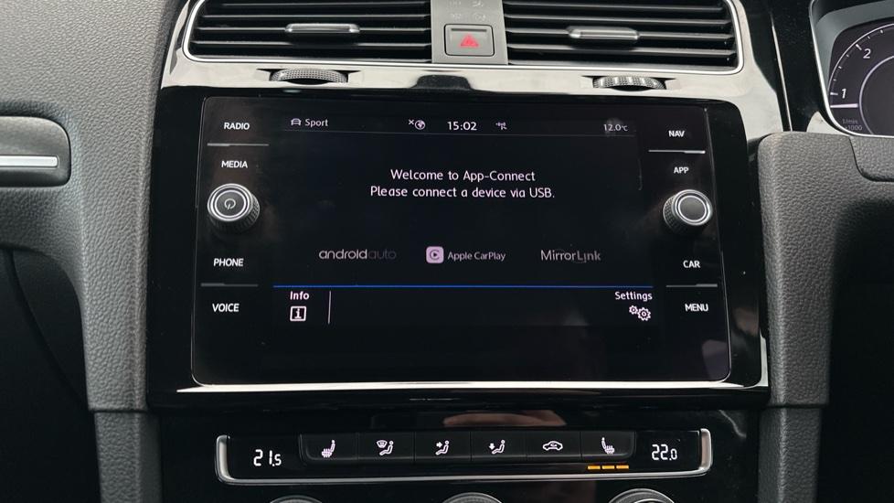 Apple Car Play & Android Auto