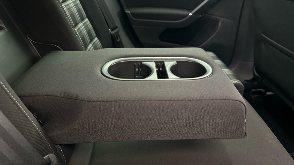 Rear Armrest/ Cup Holder