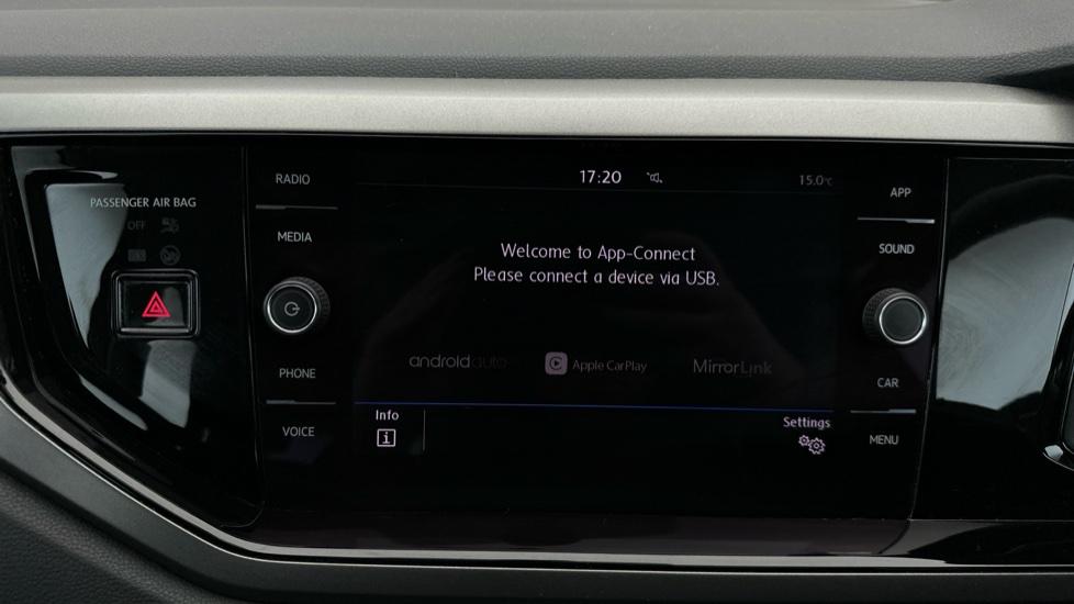 Apple Car Play & Android Auto