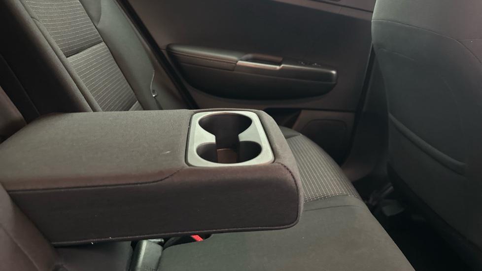 Rear Armrest/ Cup Holder