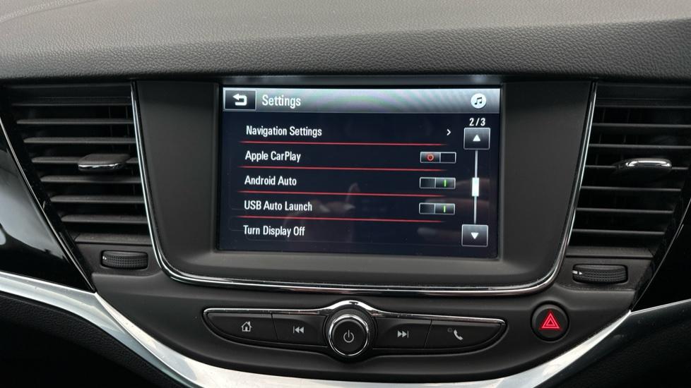 Apple Car Play & Android Auto