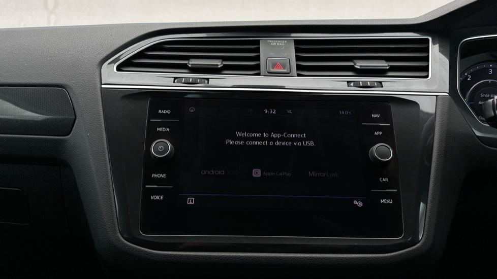 Apple Car Play & Android Auto