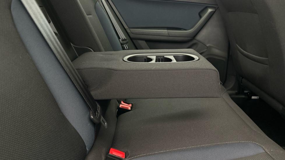 Rear Armrest/ Cup Holder