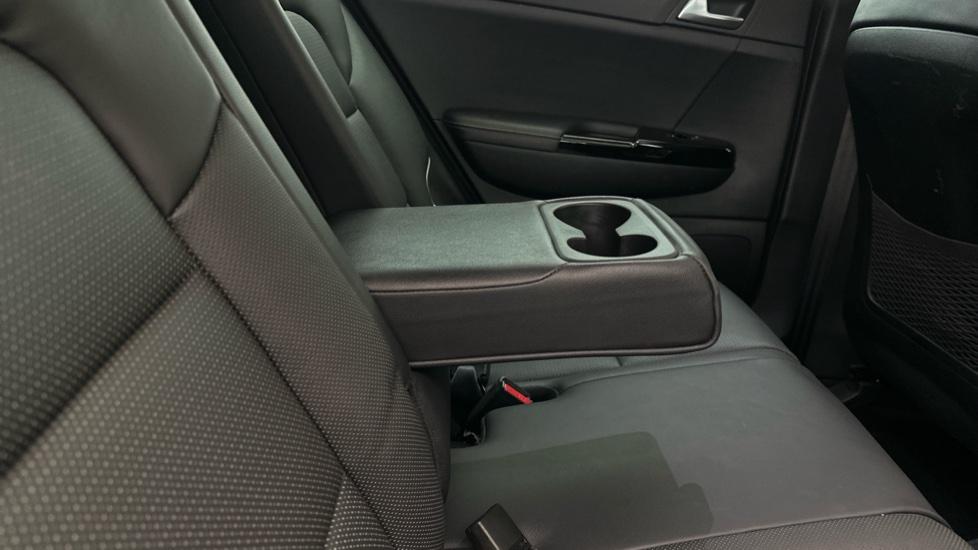 Rear Armrest/ Cup Holder