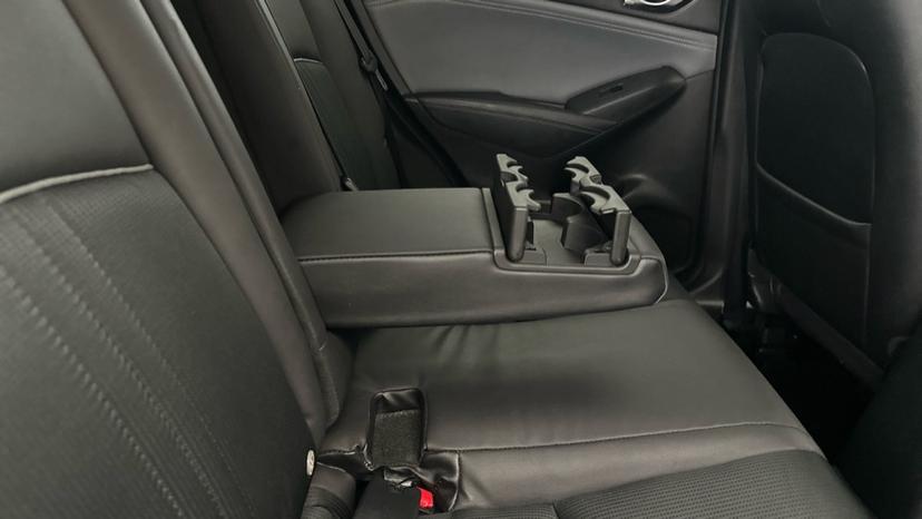 Rear Armrest/ Cup Holder